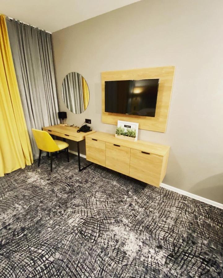 Luxapartmanbesenova Hotel Akvamarin エクステリア 写真