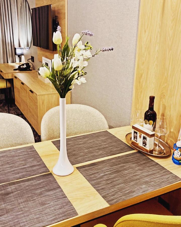 Luxapartmanbesenova Hotel Akvamarin エクステリア 写真